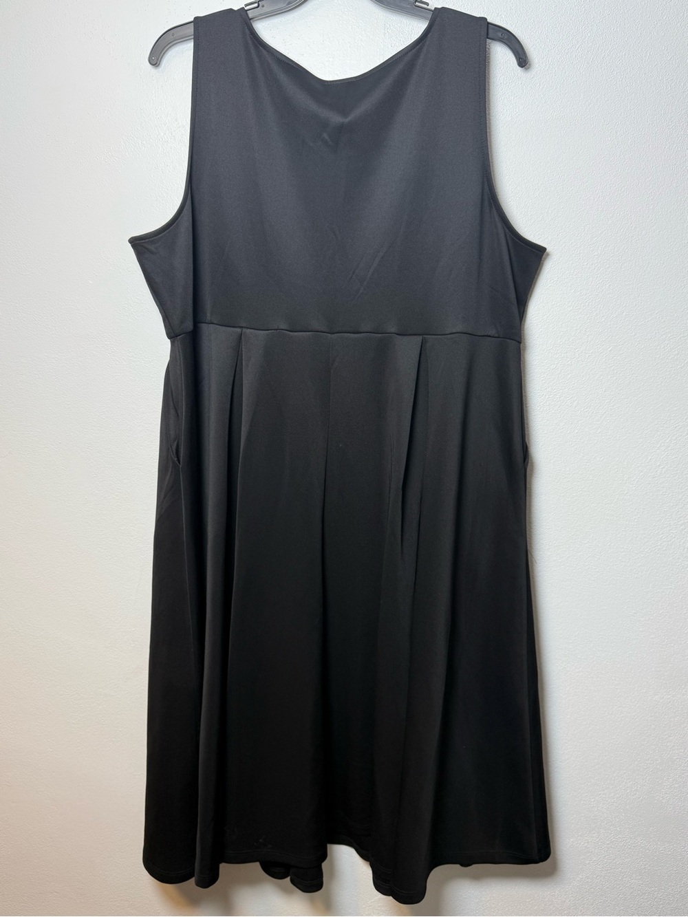 torrid Black Sleeveless Scuba Fit-and-Flare Dress - Picture 5 of 7
